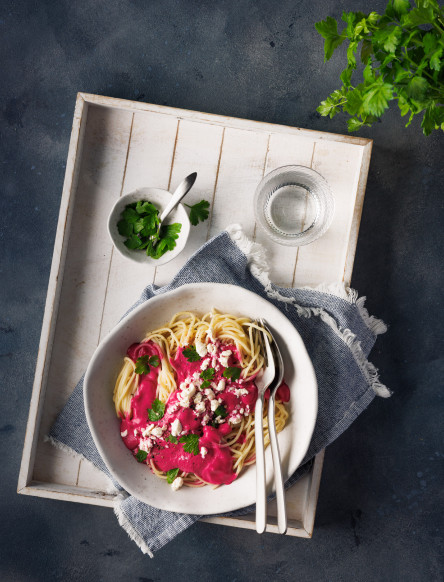 Möwe Spaghetti mit Roter Beete Feta Sauce