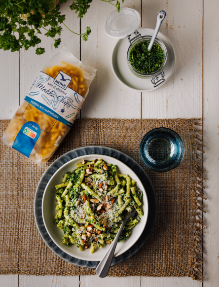 Möwe Makka Chips mit Grünkohlpesto